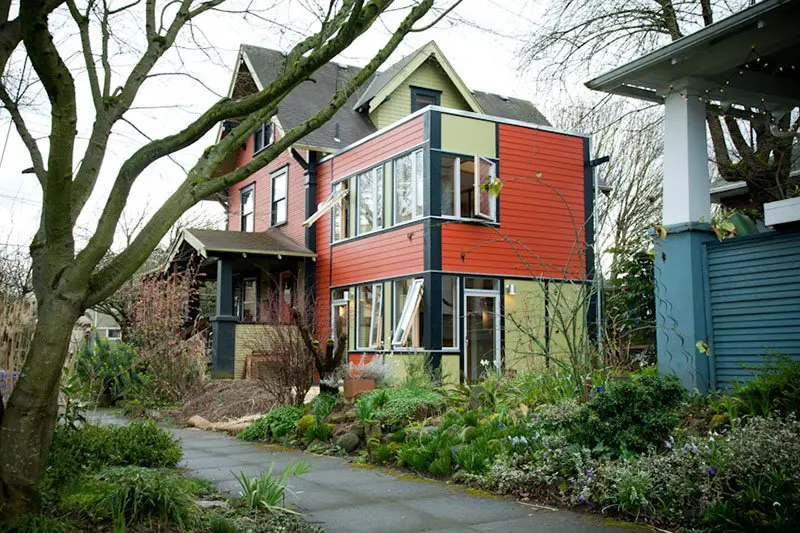 An accessory apartment added to existing house